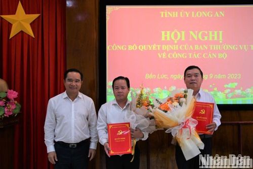 Long An công bố quyết định điều động cán bộ
