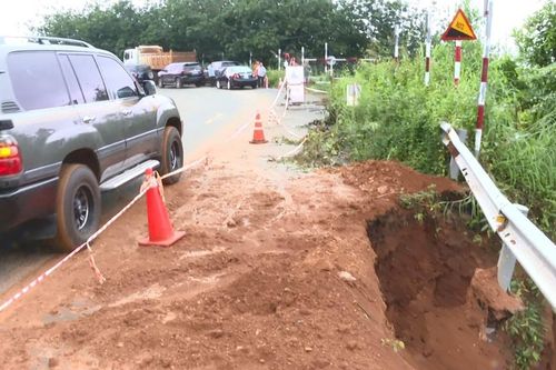 Khẩn trương khắc phục sạt lở trên đường nối Bình Phước và Lâm Đồng