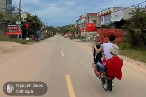 Bắc Giang: Xử lý nhóm đối tượng bốc đầu xe máy, quay clip khoe Facebook