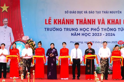 Bí thư Tỉnh ủy Thái Nguyên: Thầy trò luôn nỗ lực thi đua dạy tốt, học tốt