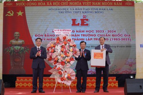 Trường học vùng sâu Đắk Lắk đón bằng công nhận đạt chuẩn quốc gia