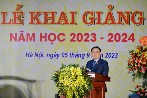 Chủ tịch Quốc hội ghi nhận những nỗ lực của ngành Giáo dục