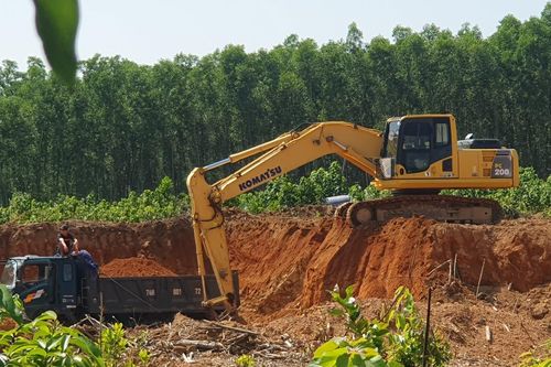 Cận cảnh 'đất tặc' xẻ đồi múc trộm tài nguyên ở Quảng Trị