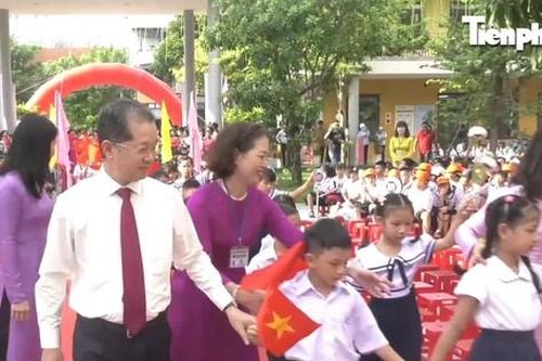 Lãnh đạo Đà Nẵng dự khai giảng nhưng không phát biểu