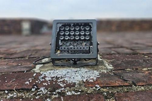 Huế: Nhiều đèn led mỹ thuật ở di tích Kỳ Đài bị đập vỡ