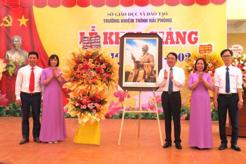 250 em học sinh khuyết tật Trường Khiếm Thính Hải Phòng đón chào năm học mới
