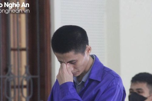 Dính vào ma túy, ông bố trẻ liên tục khóc tại tòa