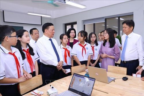 Bí thư Thành ủy Hà Nội dự khai giảng tại Trường THCS Ngô Quyền