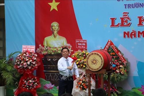 Mỗi thầy giáo, cô giáo phải là tấm gương đạo đức, tự học và sáng tạo