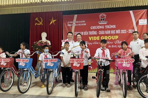 Món quà ý nghĩa nhân ngày khai giảng