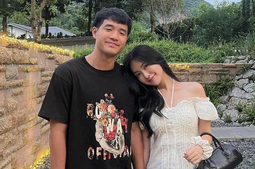 Nhìn vợ chồng Hà Đức Chinh hạnh phúc,Hòa Minzy nói có số hưởng