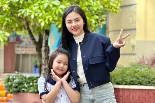 Vân Trang, Huyền Lizzie và dàn sao háo hức đưa nhóc tỳ dự lễ khai giảng sáng nay