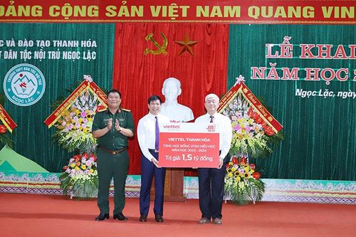 Viettel Thanh Hóa trao tặng 750 suất học bổng 'Vì em hiếu học' năm học 2023-2024