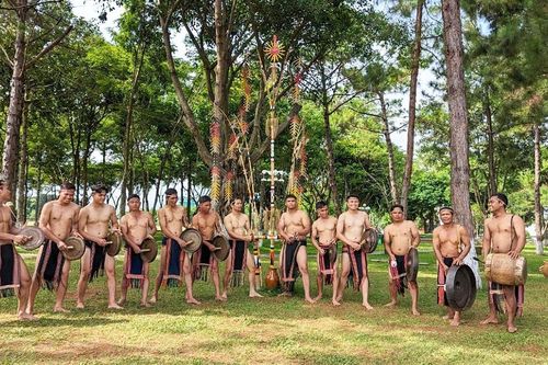 Mang chiêng đi đánh xứ Hàn