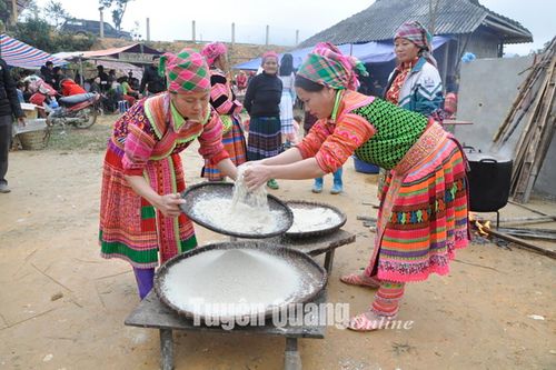 Bản sắc người Mông Xuân Lập