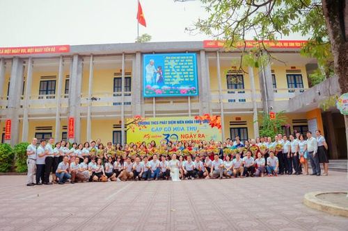 Niên khóa 1989-1993, Trường THCS Phát Diệm long trọng tổ chức lễ kỷ niệm 30 năm ngày ra trường