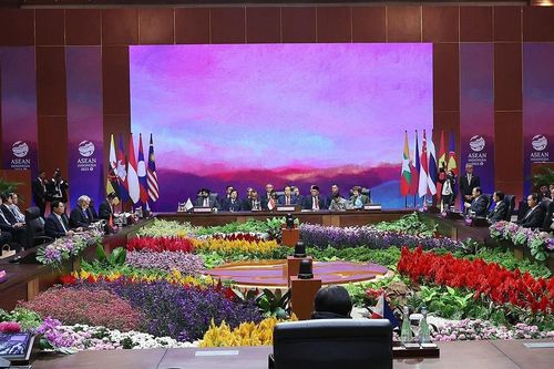 Nâng cao tự cường của ASEAN, mở rộng thị trường nội khối