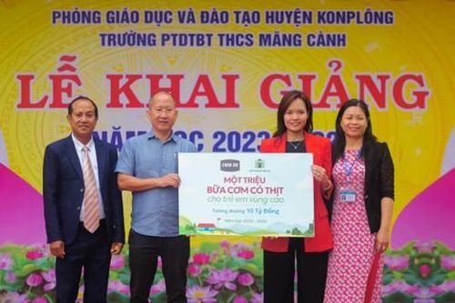CHIN-SU trao 'Một triệu bữa cơm có thịt' tiếp sức giấc mơ con chữ cho học trò vùng cao