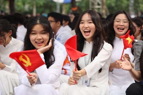 23 triệu học sinh cả nước khai giảng năm học mới
