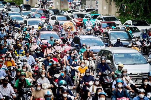 Đường Hà Nội tắc dài trong ngày khai giảng năm học mới