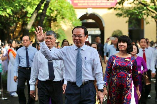 Hơn 2 triệu học sinh thành phố Hồ Chí Minh, Đà Nẵng, Cần Thơ bước vào năm học mới