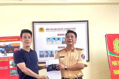 Trao trả tài sản thất lạc cho người dân