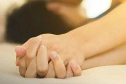 Ngoại tình bị phát hiện, chồng bị vợ bắt xăm một thứ lên chỗ 'nhạy cảm'