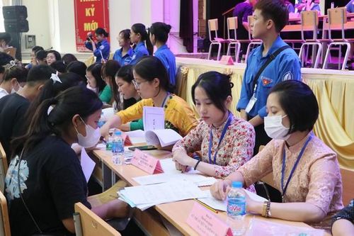 Trường Đại học Y Dược, ĐHQGHN chào đón tân sinh viên nhập học