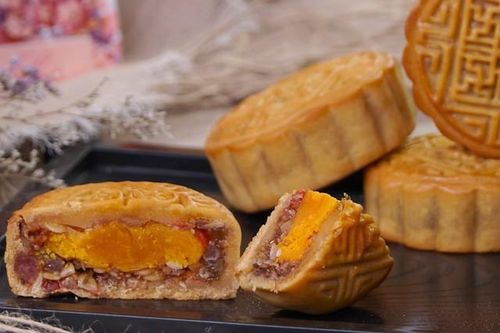 Tràn lan bánh Trung thu giá rẻ, có loại chỉ 2000 đồng/ chiếc