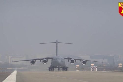 'Ngựa thồ' C-17 chuyên phục vụ Tổng thống Mỹ, chở được bao nhiêu tấn hàng hóa?