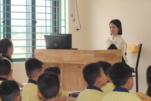 Ngày đầu tiên của cô Thắm