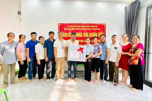 Huyện Thanh Trì bàn giao nhà Đại đoàn kết cho hộ khó khăn xã Duyên Hà
