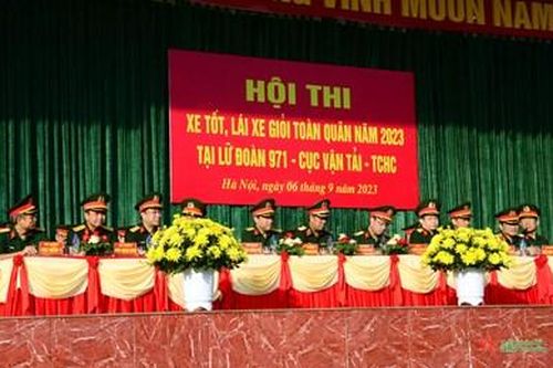 Chấm thi xe tốt, lái xe giỏi toàn quân năm 2023 tại Tổng cục Hậu cần