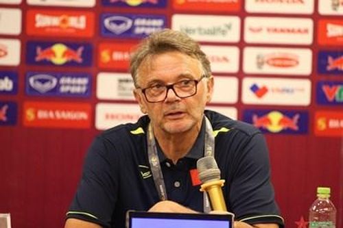HLV Troussier hài lòng khi U23 Việt Nam thắng đậm U23 Guam