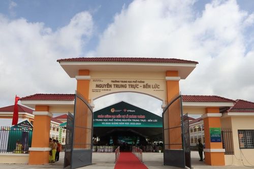 Long An khánh thành Trường THPT Nguyễn Trung Trực