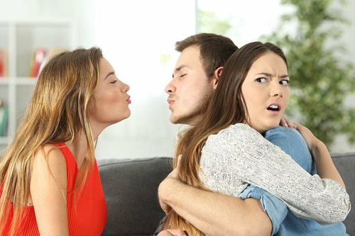Không phải 'chuyện ấy', đây mới là điều dễ khiến đàn ông ngoại tình