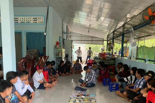 Vĩnh Long: Bắt giữ 23 đối tượng đánh bạc