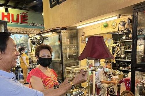 Những phiên chợ độc lạ - Kỳ 2: Phiên chợ ký ức
