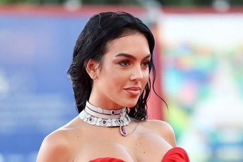 Bạn gái Cristiano Ronaldo trên thảm đỏ