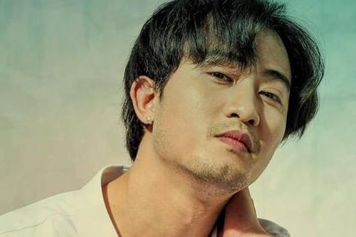 Doãn Quốc Đam quá mờ nhạt trên phim giờ vàng
