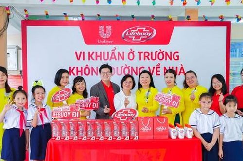 Lifebuoy đồng hành cùng hàng nghìn trẻ em mùa tựu trường để 'Vi khuẩn ở trường không đường về nhà'