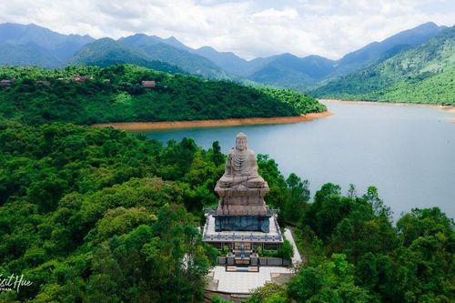 Ghé thăm những ngôi chùa cổ kính nổi tiếng ở Huế