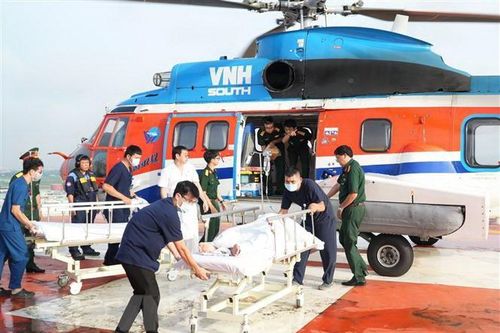 Cấp cứu ba ngư dân bị hội chứng giảm áp khi lặn ở vùng biển Trường Sa