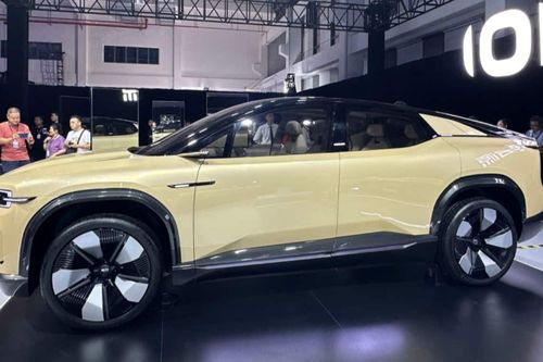 Chiêm ngưỡng SUV điện độc lạ với khả năng 'biến hình' thành xe bán tải
