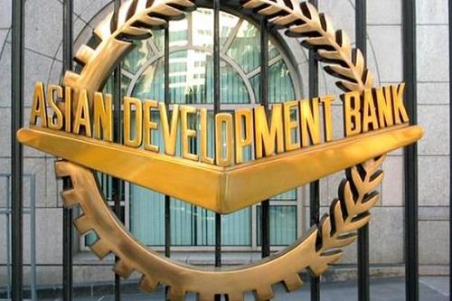 ADB: Giá trị xuất khẩu thương mại toàn cầu 4 tháng đầu năm giảm 3%