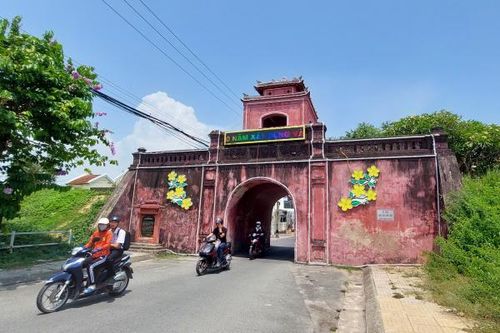 Trước ngày 1-10: Phải hoàn chỉnh báo cáo nghiên cứu khả thi dự án tu bổ, tôn tạo di tích Thành cổ Diên Khánh