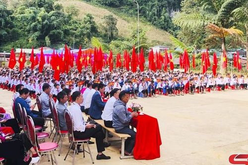 Năm học mới nơi vùng cao Co Mạ