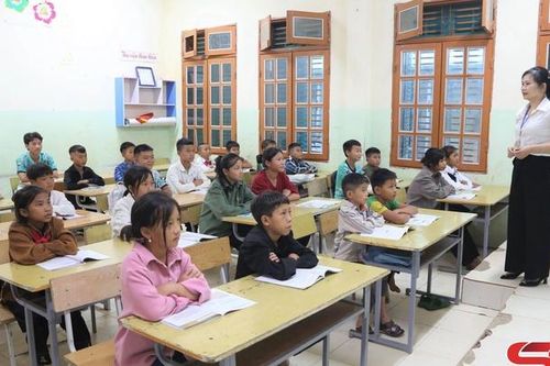 Phấn đấu xây dựng trường đạt chuẩn quốc gia