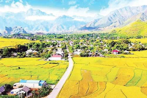 Về Than Uyên vui mùa hội