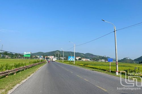 Đầu tư hệ thống chiếu sáng trên Quốc lộ 37